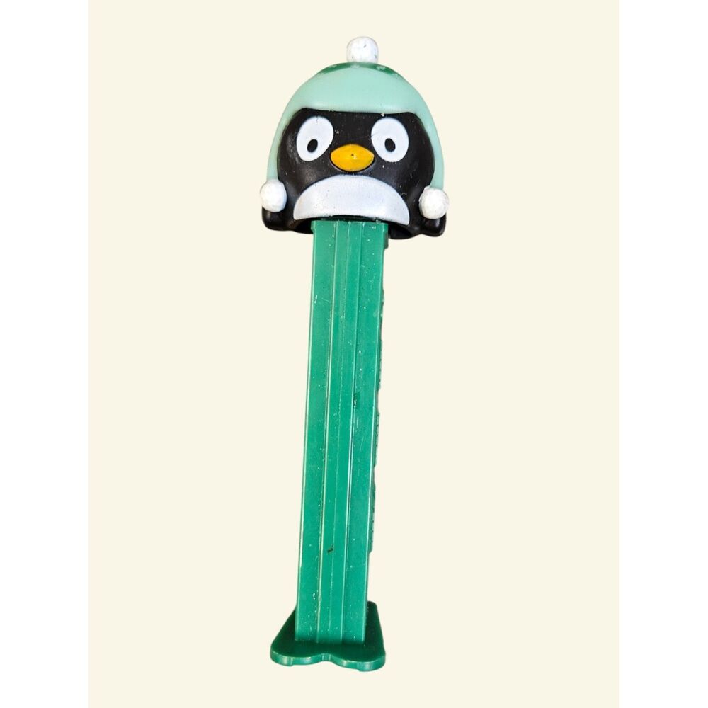 2016 Green Penguin Pez Dispenser.  ITEM #3058